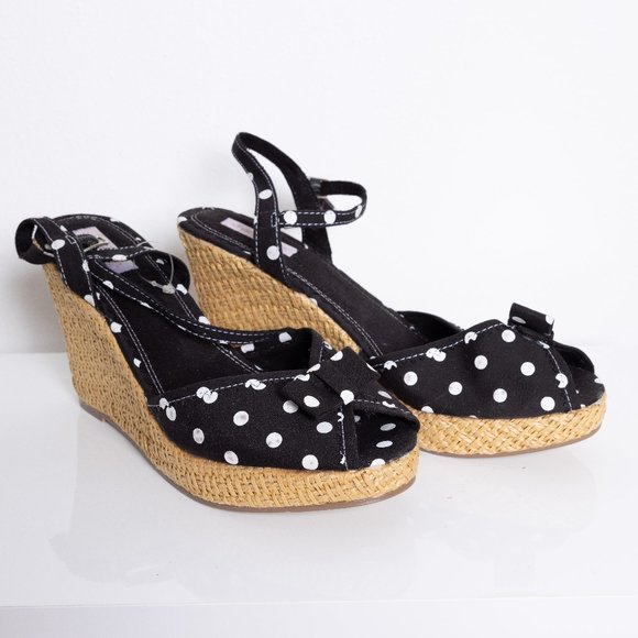 Xhilaration Women's Polka Dot Wedges NWOT Sz 7 - Picture 1 of 9